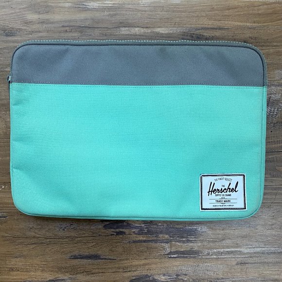 herschel laptop case